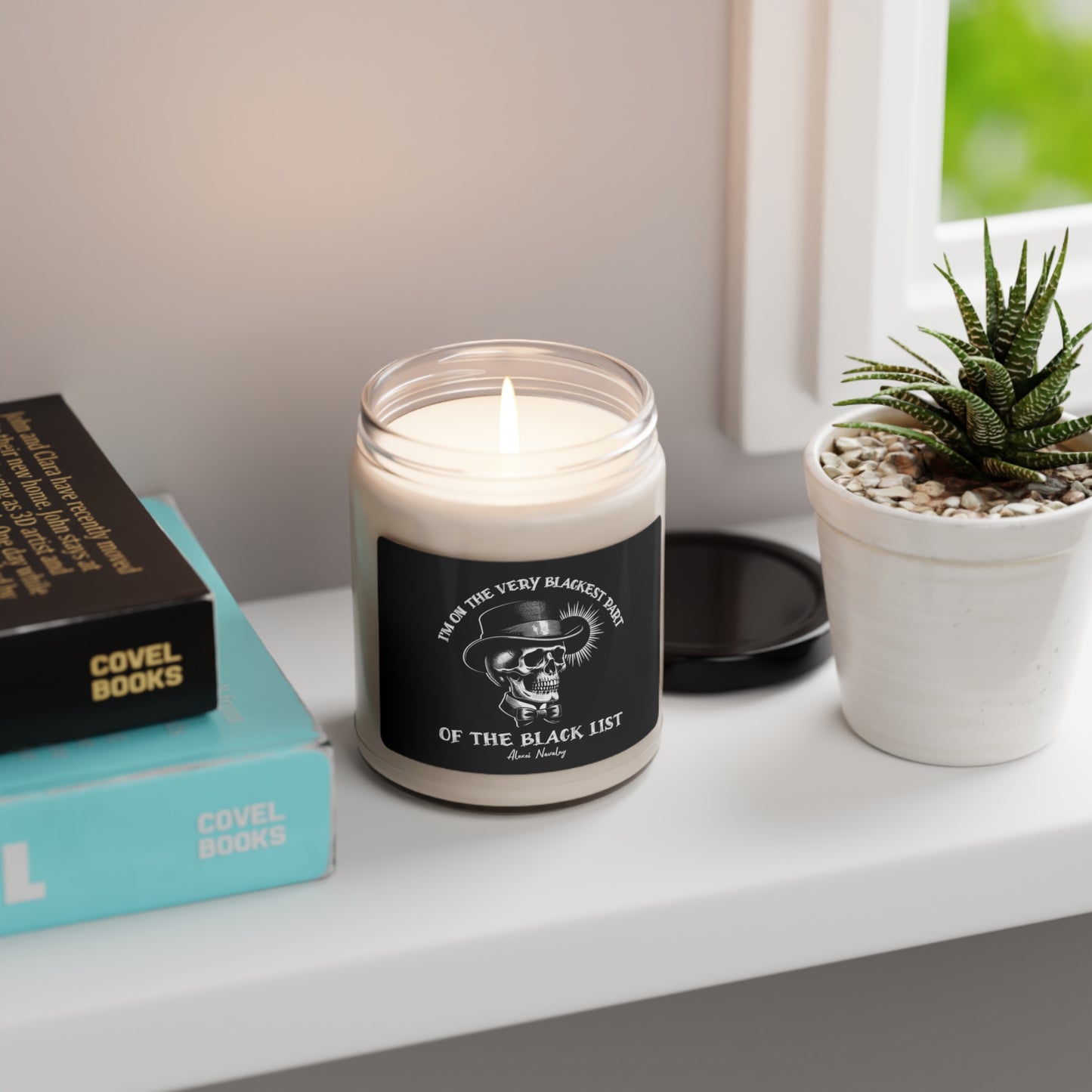 Join the resistance and fight injustice and oppression with this 9 oz glass jar candle. It features a skull design and quote from Navalny. Comes in 9 scents, plus a fragrance-free option.